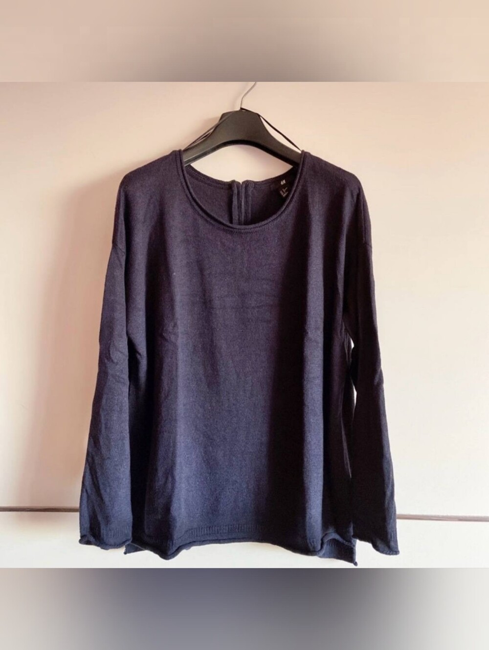 H&M Classic Women's Long-Sleeve Crewneck Top - Black Sweater